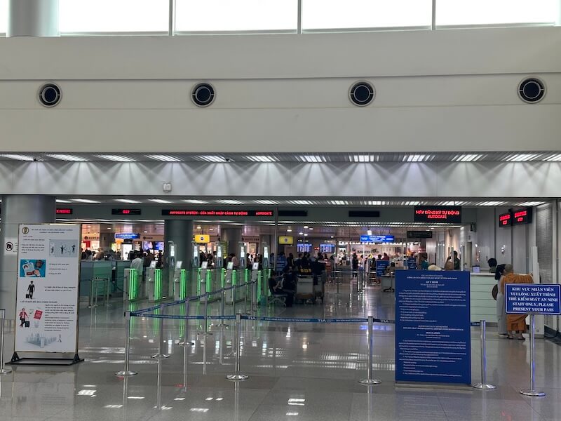 自動化ゲートに登録すれば、タンソンニャット国際空港からの出国審査が容易になります。