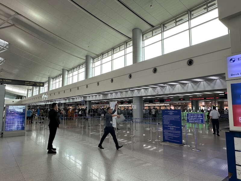 自動化ゲートに登録すれば、タンソンニャット国際空港からの出国審査が容易になります。