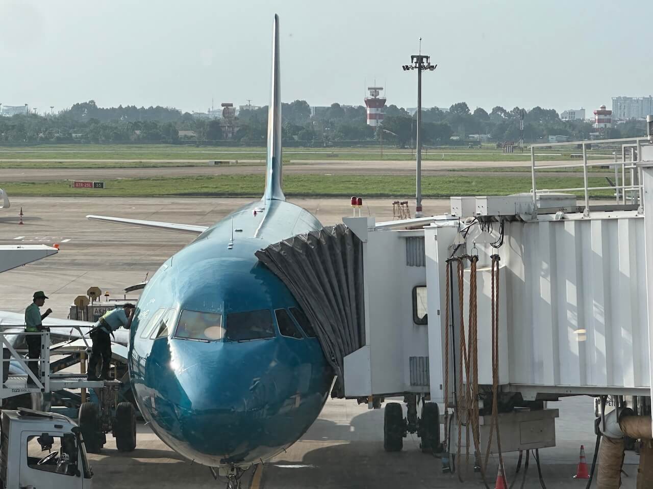 自動化ゲートに登録すれば、タンソンニャット国際空港からの出国審査が容易になります。