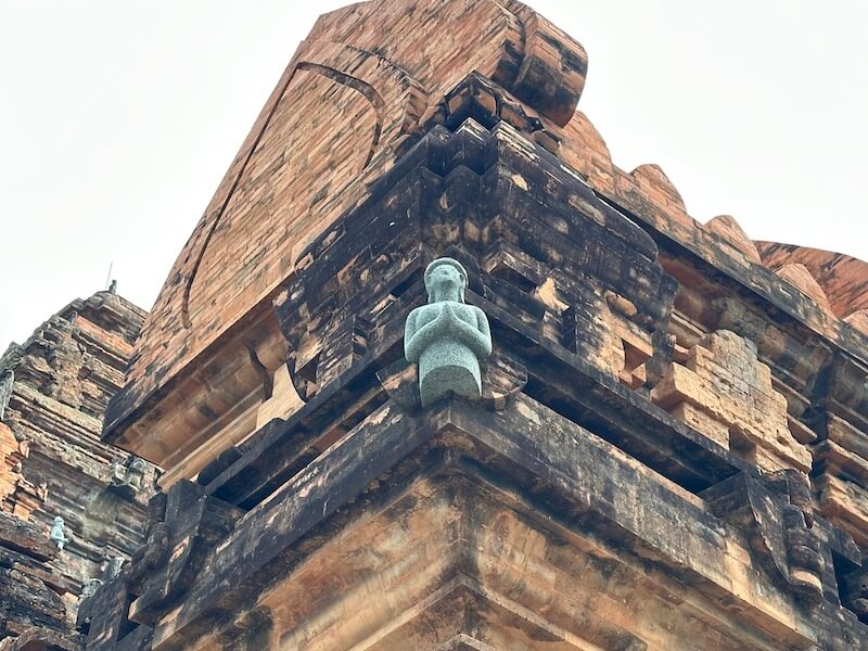 古代チャンパ王国によって建造された遺跡「ポー・ナガル塔」