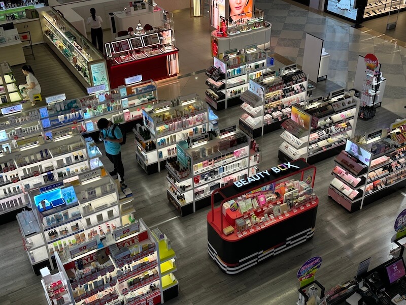 ベトナムの化粧品売り場