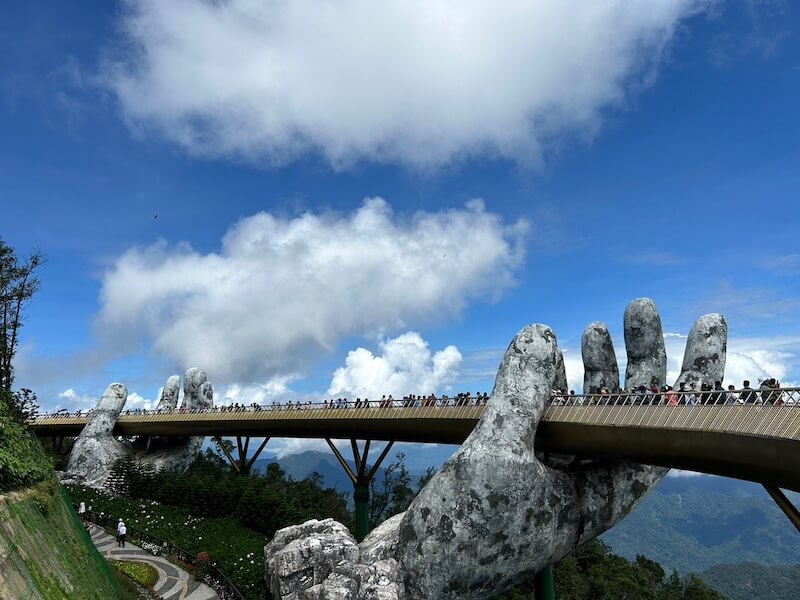 「ゴールデンブリッジ(通称: 神の手)」