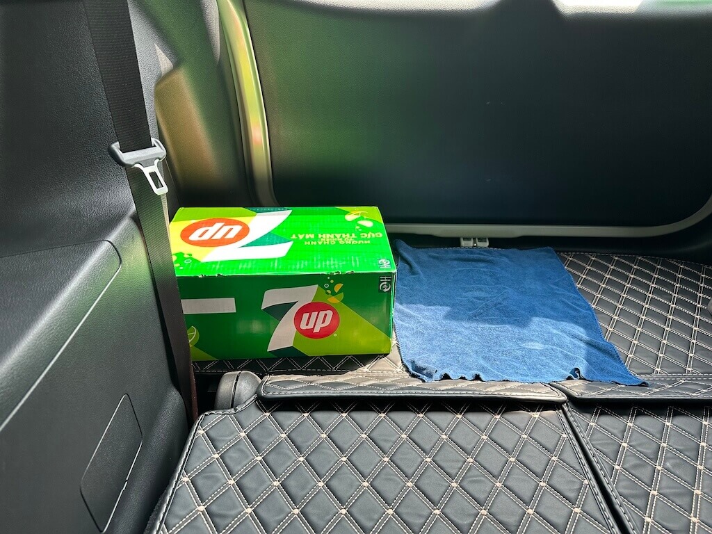 Grabのプロモーション広告の一環で、車内で7UPをもらった話。